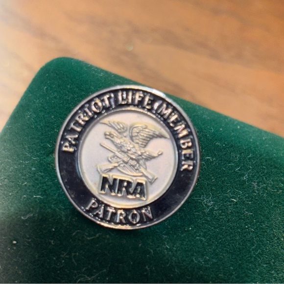 NRA National Rifle Association Patriot life Member Hat Lapel Tie Tack Pin - Picture 1 of 5